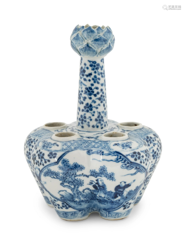 A Chinese Export Blue and White Porcelain Tulip Vase