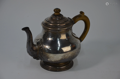 Pear-shaped silver teapot, 18oz