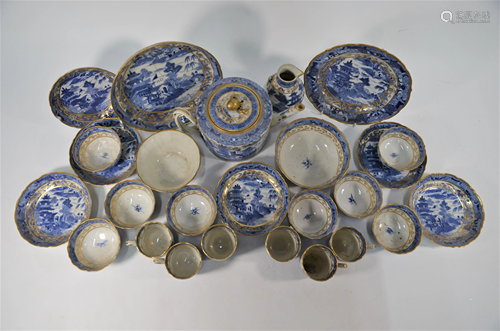 A late 18th century Chinese export blue and whit…