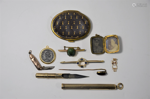 A collection of Victorian and later jewellery items