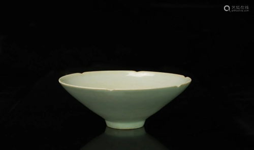 Song Dynasty-A Qingbai Six Lobes Rim Bowl