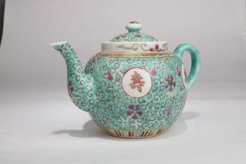 A Famille Rose Porcelain Tea Pot,Qing Dynasty