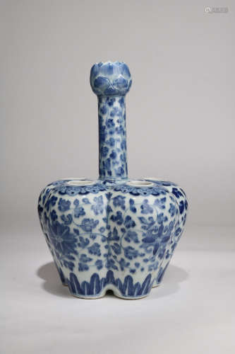 A Blue And White Porcelain Vase,Qing Dynasty (Defect)