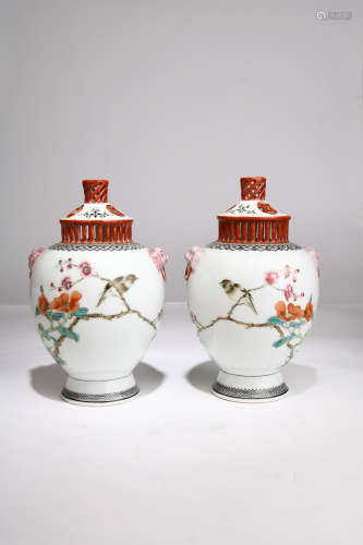 A Pair Of Famille Rose Porcelain Vases,Qing Dynasty