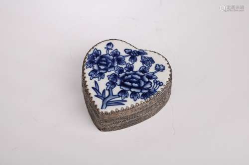 A Heart-Shaped Box,Qing Dynasty