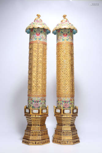 A Pair Of Famille Rose Porcelain Lanterns,Qing Dynasty