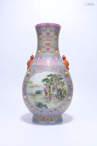 A Famille Rose Porcelain Vase,Qing Dynasty