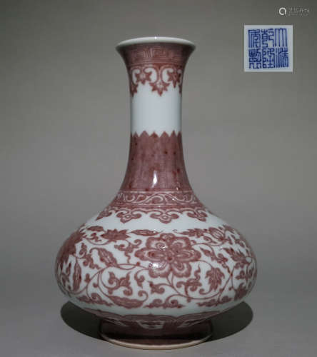 A QING DYNSTY LOTUS FLOWER VASE