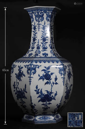 A QIANLONG DYNASTY BLUE AND WHITE HEXAGON ZUN