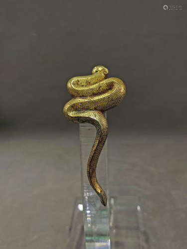 A WARRING STATES PERIOD GOLD SNAKE BELT HOOK