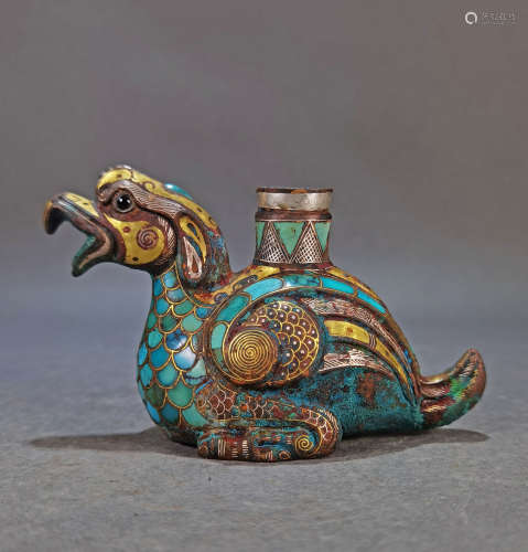 A WARRING STATES PERIOD GOLD AND SILVER DUCK ORNAMENT