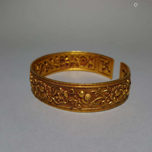 A TANG DYNASTY PURE GOLD FLOWER AND BIRD BRACELET
