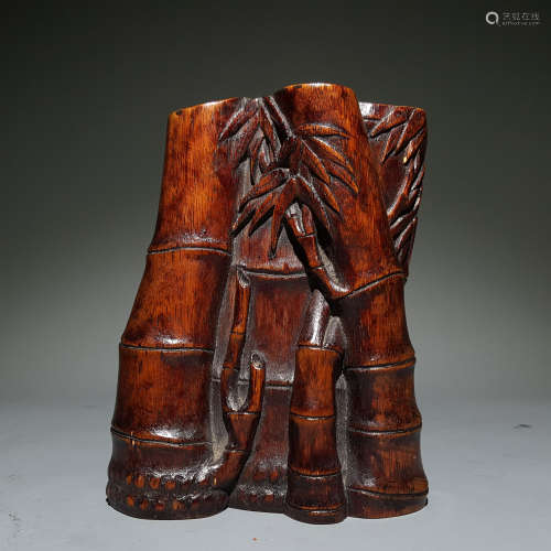 A QING DYNASTY AGARWOOD BRUSH HOLDER