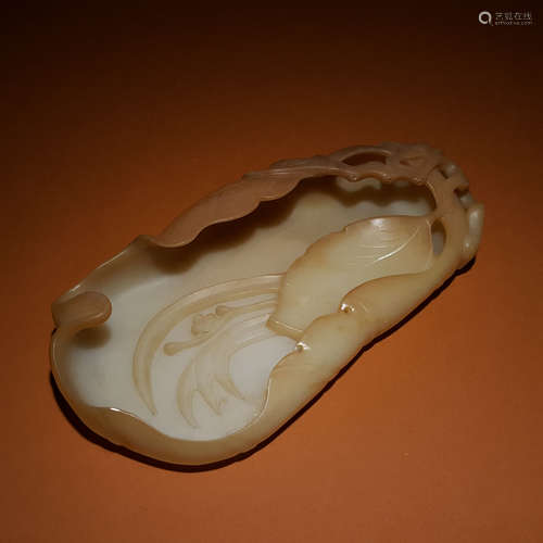 A HETIAN JADE FLOWER AND FRUIT BRUSH WASH