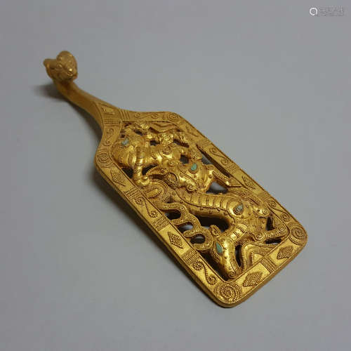 A WARRING STATES PERIOD DEEP FRIED PEARL BELT HOOK WITH PURE GOLD