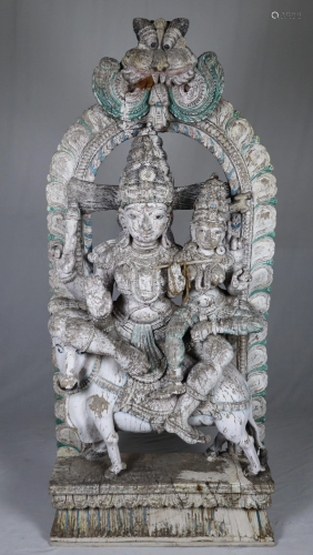 Massives Tempelrelief mit Uma-Maheshvara-Motiv - helles