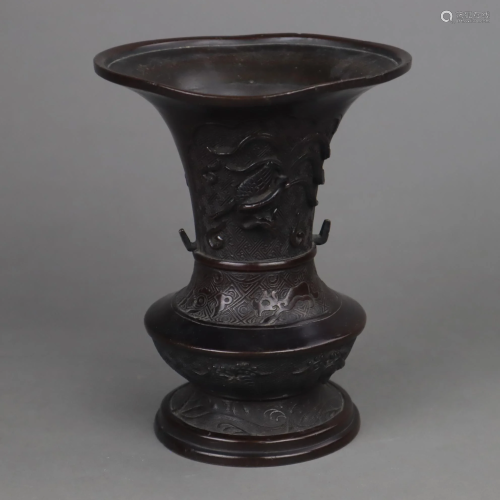 Bronzevase - Bronzegefäß gebaucht mit tro…