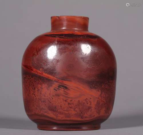 A QING DYNASTY IMITATION AGATE SNUFF BOTTLE