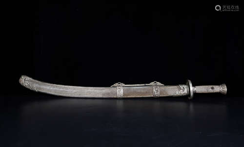 A QING DYNASTY SHARK LEATHER KNIFE