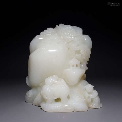 A QING DYNASTY HETIAN JADE ORNAMENTI