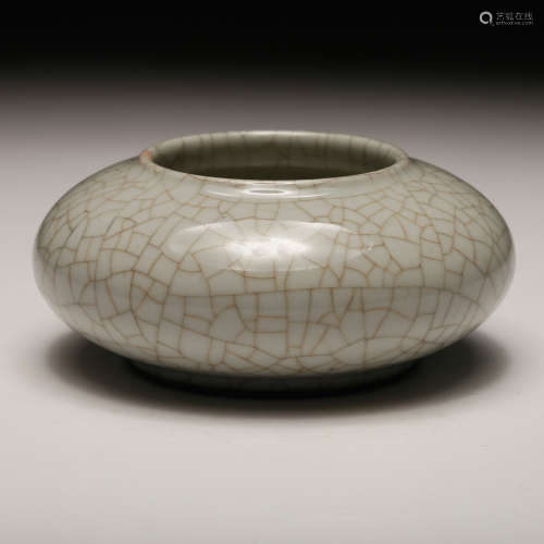 A Chinese Crackle Glazed Porcelain Water Coupe