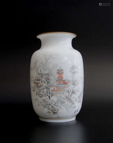 A Chinese Famille Rose Porcelain Vase