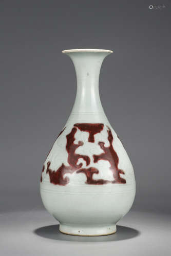 A Chinese Iron Red Dragon Porcelain Vase