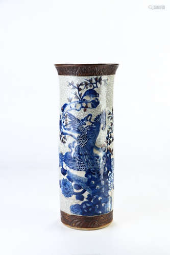 A Chinese Blue White Crackle Glazed Porcelain Vase