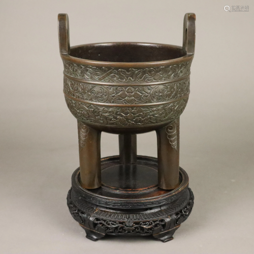 A bronze ritual ding type food vessel - China,