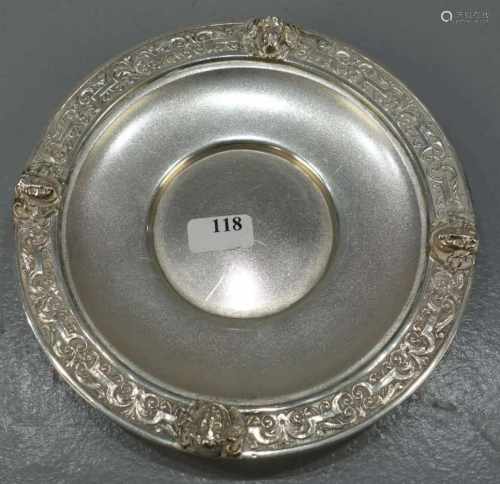 SILBERNE FUSSSCHALE mit Renaissance-Dekor, 800er Silber (132,5 g), gepunzt mit Halbmond, Krone,