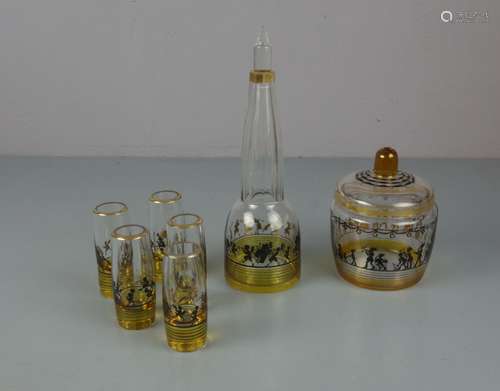 LIKÖRSET: Karaffe, 5 Gläser und Deckeldose / liqueur set, Glas, ungemarkt. Konvolut beinhaltet