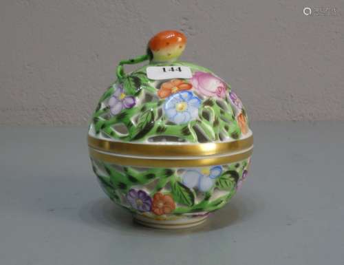 DECKELDOSE / POTPOURRIDOSE, porcelain box, Porzellan, Manufaktur Herend / Ungarn. Kugelform auf