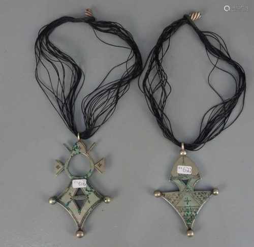 BERBER-SCHMUCK: ANHÄNGER DER TUAREG / oriental jewellery, Leder Silber und wohl versilbertes