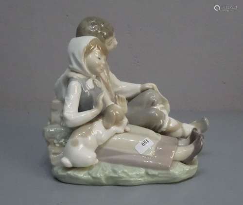 FIGURENGRUPPE / porcelain figures: 