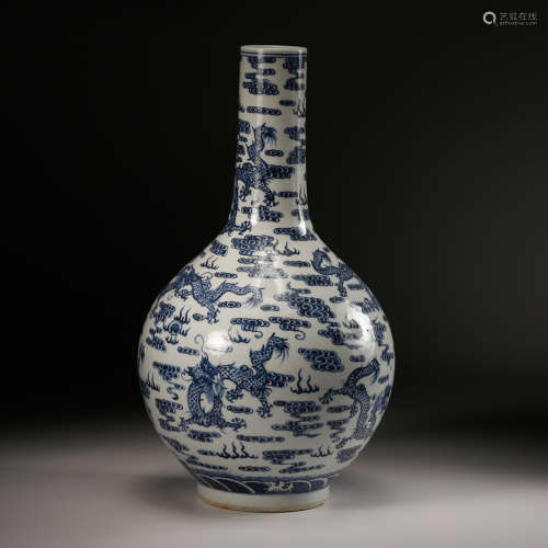A Chinese Blue White Porcelain Vase