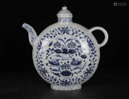 A Chinese Blue White Moonflask Porcelain Tea Pot