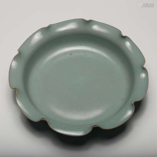 A Chinese Ru Style Lotus Porcelain Plate