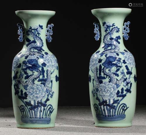 PAIR OF BLUE&WHITE GLAZE VASE WITH DRAGON PATTERN