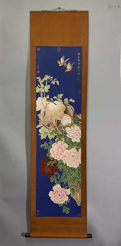 A CHINESE HAND PAINTED PAINTING VERTICAL SCROLL