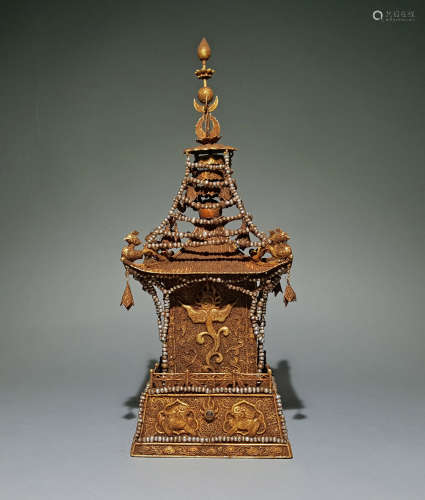 A CHINESE ANTIQUE GOLD BUDDHIST TOWER