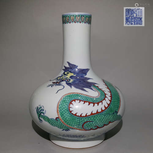 A CHINESE VINTAGE VASE