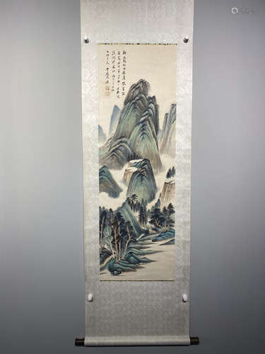 A CHINESE HAND PAINTED PAINTING VERTICAL SCROLL