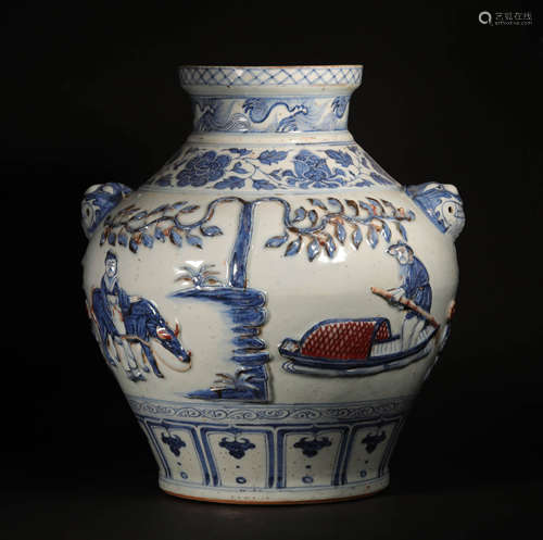 A CHINESE VINTAGE PORCELAIN JAR