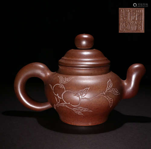 A ZISHA PURPLE CLAY TEAPOT