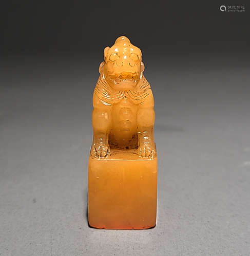 A CHINESE TIANHUANG STONE SEAL