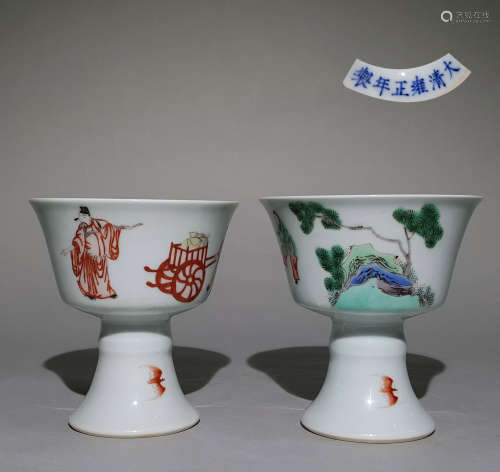 A PAIR OF HIGH FOOT PORCELAIN CUPS