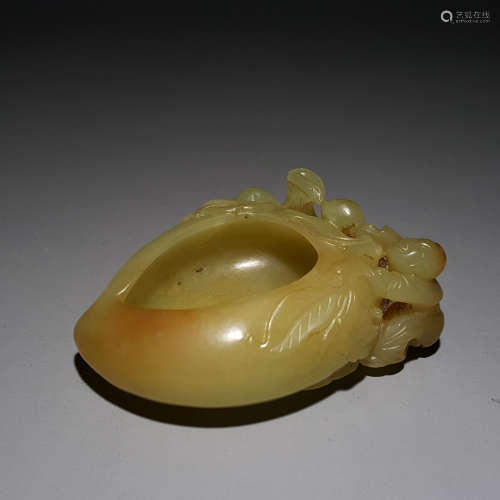 A CHINESE YELLOW JADE BRUSH WASHER