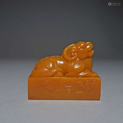 A CHINESE TIANHUANG STONE SEAL