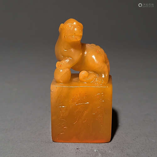 A CHINESE TIANHUANG STONE SEAL