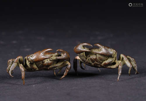 A PAIR OF BRONZE CRABS